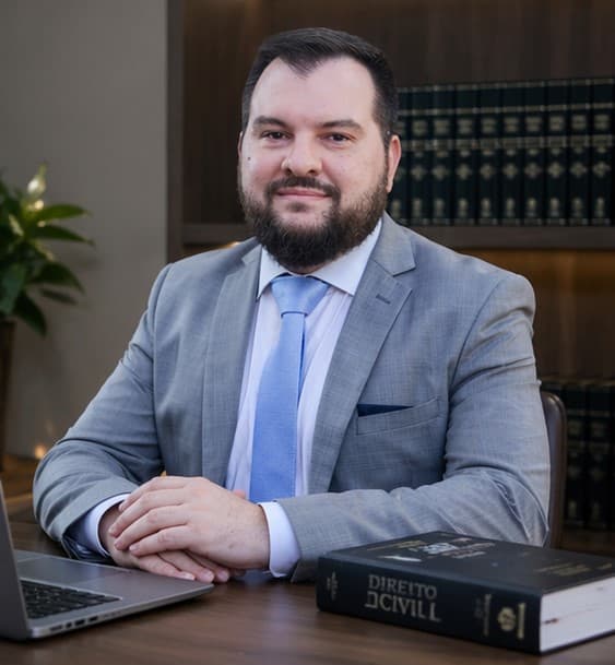 Dr. Vitor Galvão